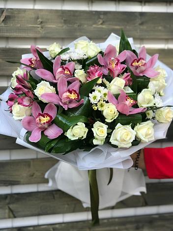 Букет цветов из: Розы и Хризантемы в Тарасовке