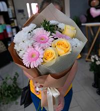 Букет цветов из:  Герберы, Розы и Хризантемы в Тарасовке